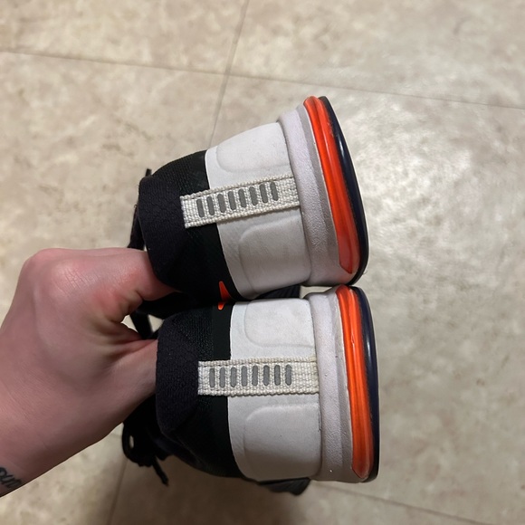 Nike Metcon Shoes - Picture 6 of 8